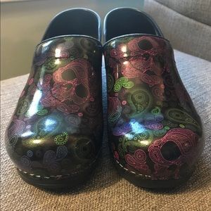 Danita Sugar Skull Clogs 38